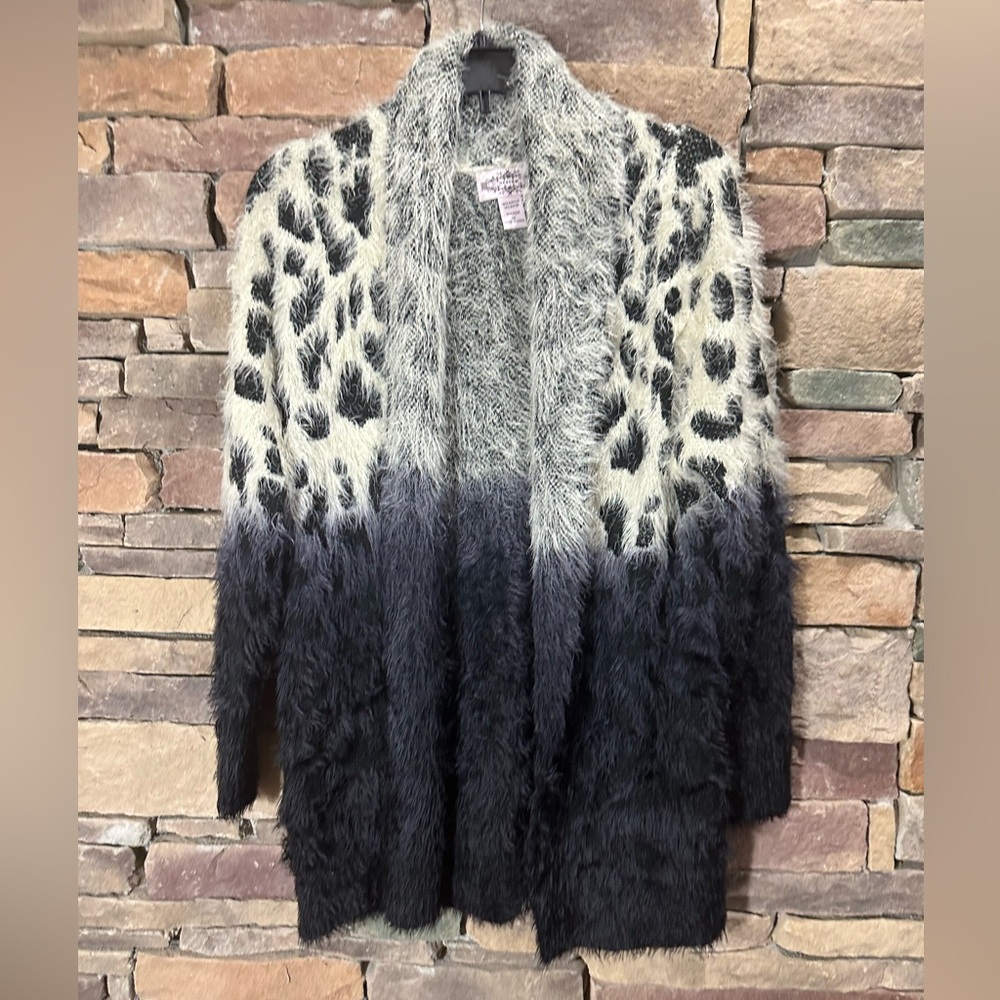 Oliver - Gray Ombré Cheetah Print Sweater in Faux Fur - Womens M